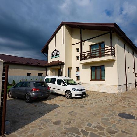 Pensiunea Mateo Hotel Buzau Exterior photo