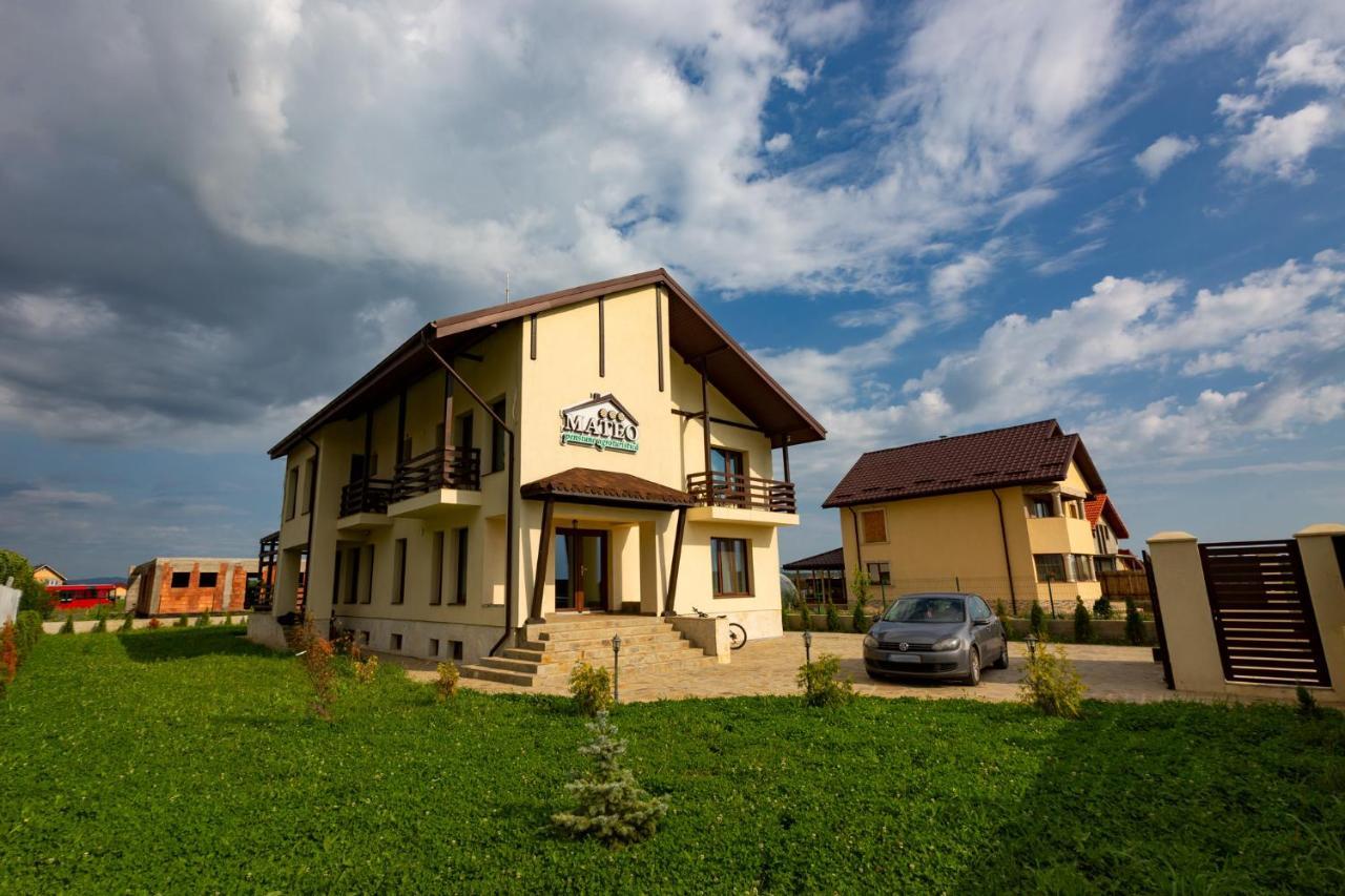 Pensiunea Mateo Hotel Buzau Exterior photo
