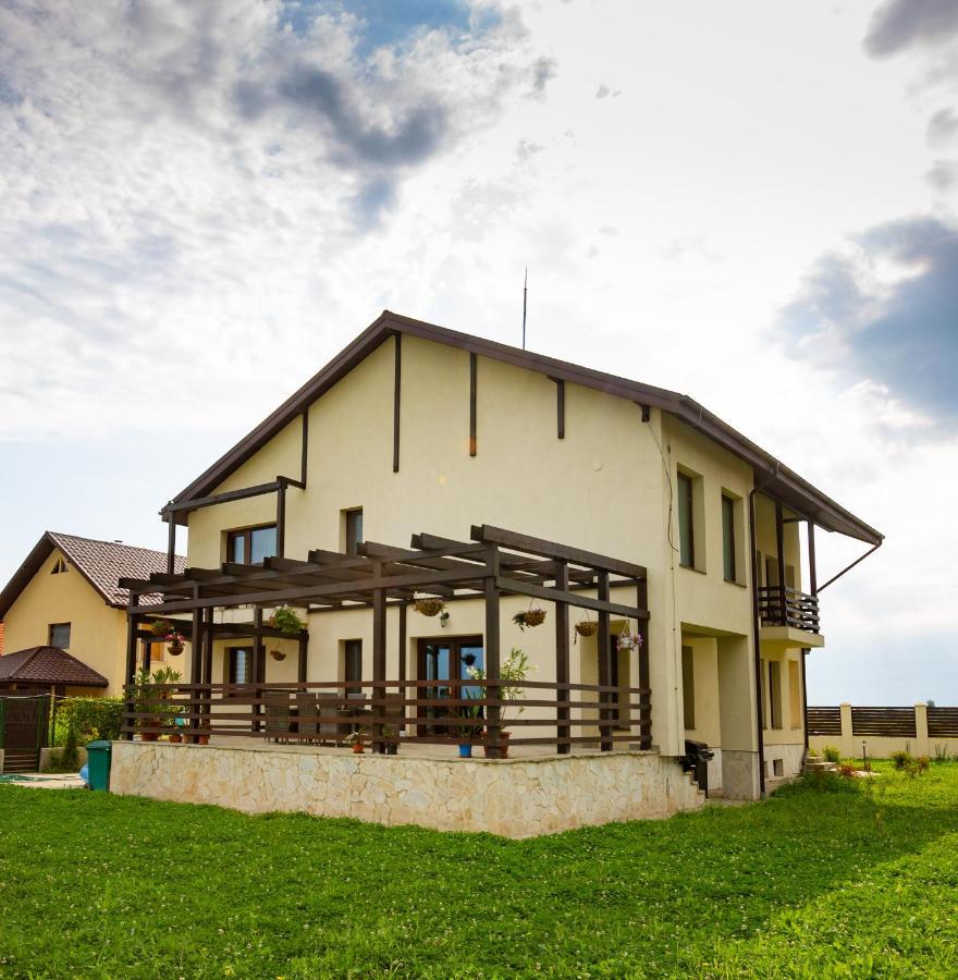 Pensiunea Mateo Hotel Buzau Exterior photo